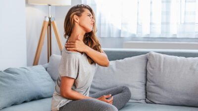 Can a torn rotator cuff cause neck pain and headaches